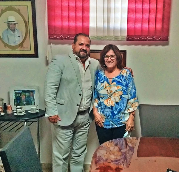 Bufete Narciso Pagan - Sra Luz Morales - Primera Clienta del Bufete con 27 Años