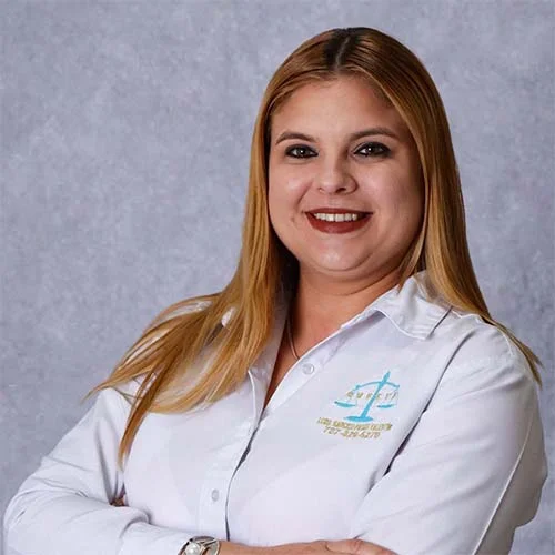 retrato-profesional-de-asistente-administrativo-del-bufete-en-anasco-puerto-rico