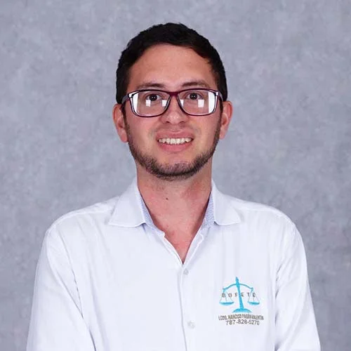 retrato-profesional-del-lcdo-anthony-martinez-en-bufete-de-abogados-en-anasco-puerto-rico